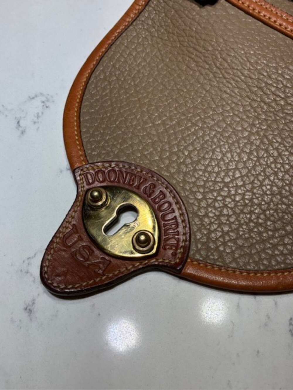 Vintage USA DOONEY & BOURKE Taupe Crossbody Waist Belt Convertible Bag Charm - Picture 5 of 7